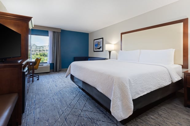 Images Holiday Inn Express & Suites Cincinnati Riverfront by IHG