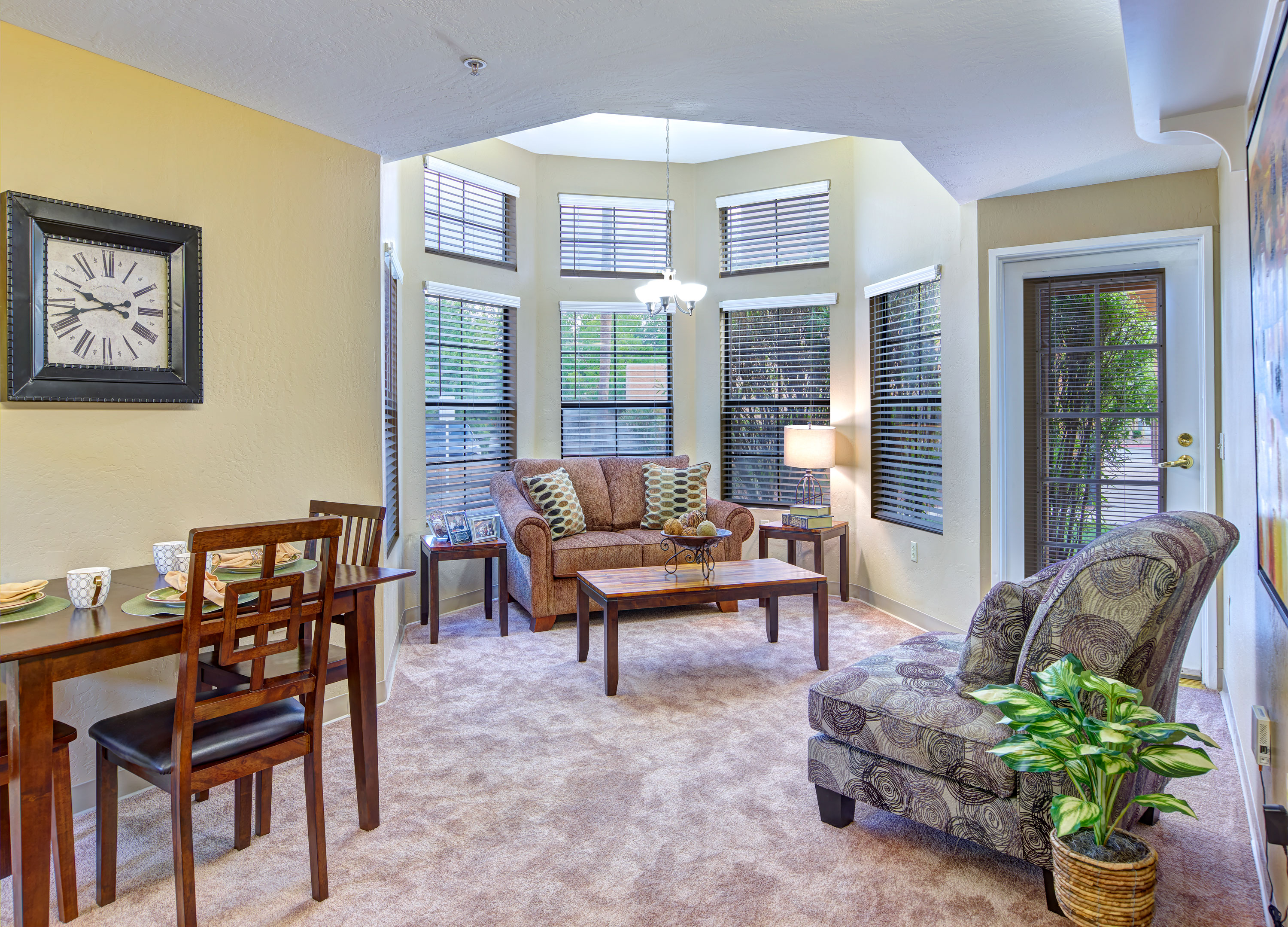 One-Bedroom Apartment