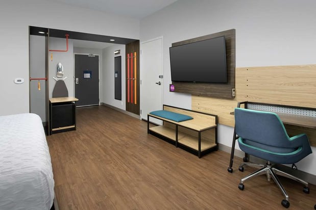 Images Tru by Hilton Lake City