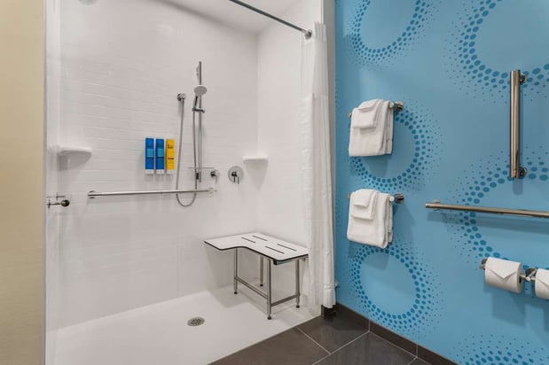 Images Tru by Hilton Janesville