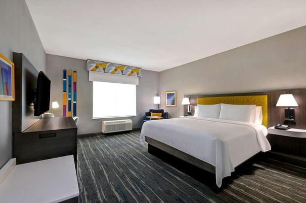 Images Hampton Inn & Suites Houston East Beltway 8