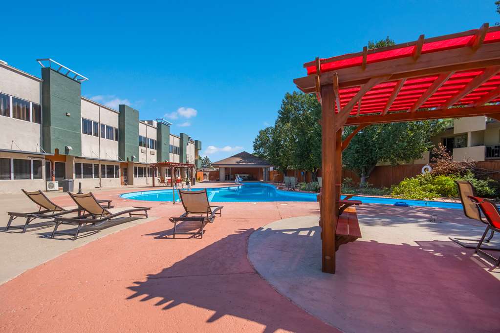 OutdoorPool