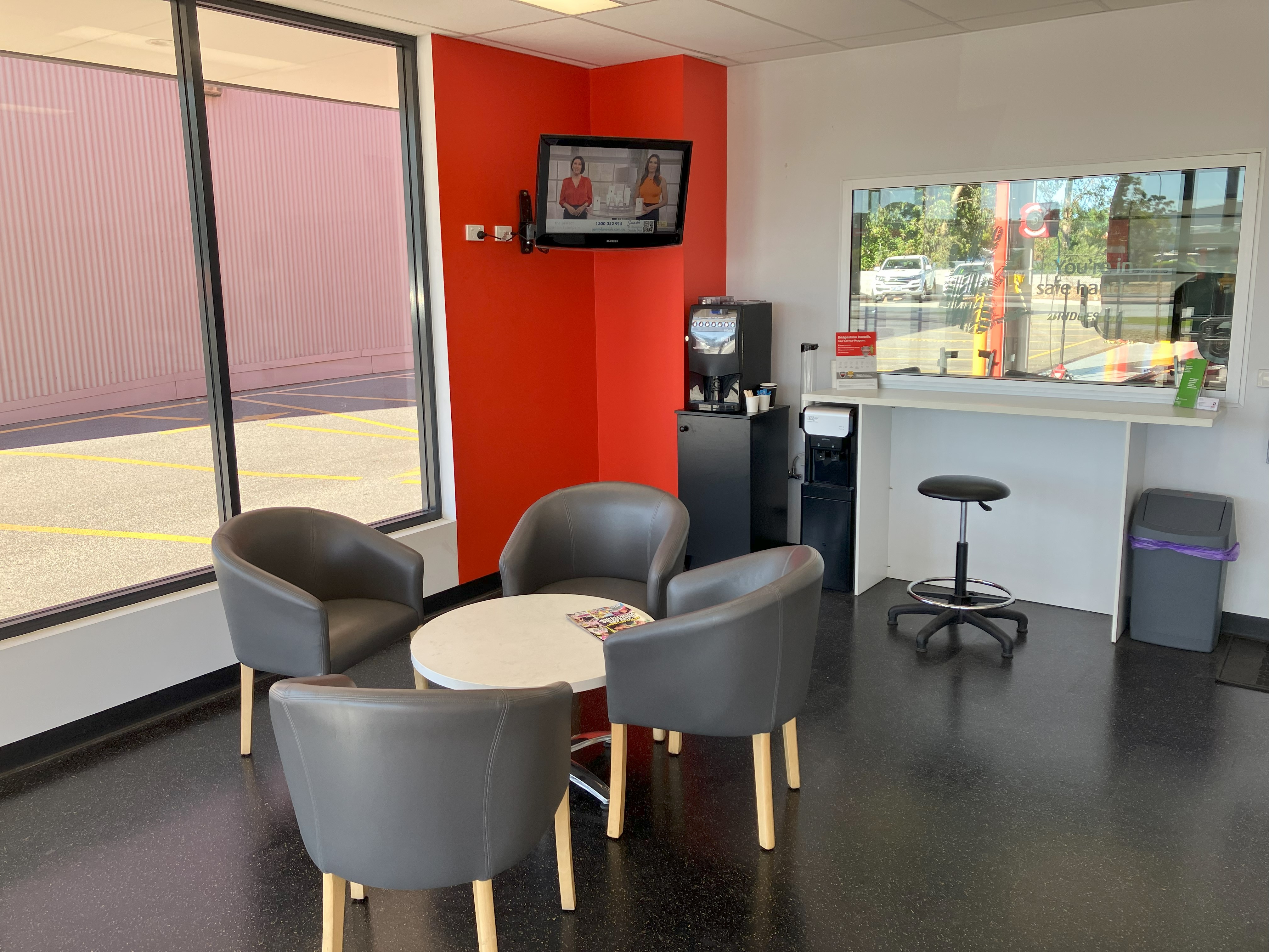 Images Bridgestone Select Tyre & Auto Success