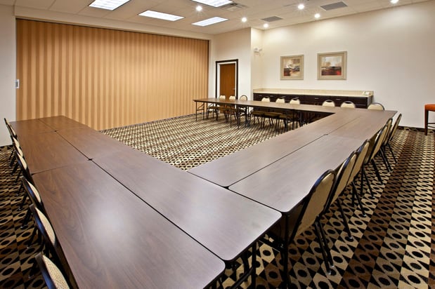 Images Holiday Inn Louisville Airport South by IHG