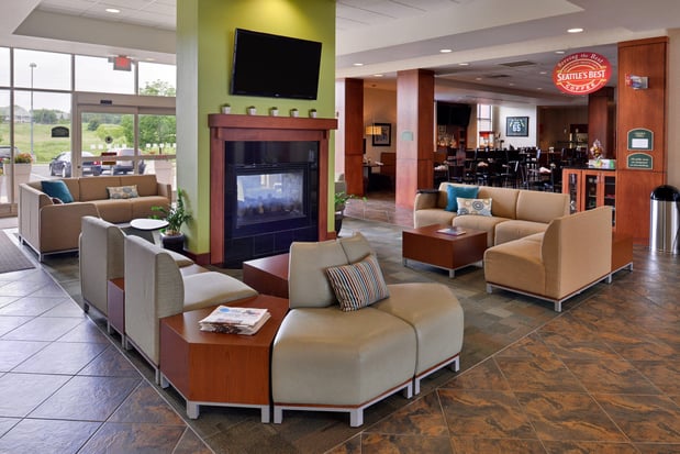 Images Holiday Inn Madison at the American Center by IHG