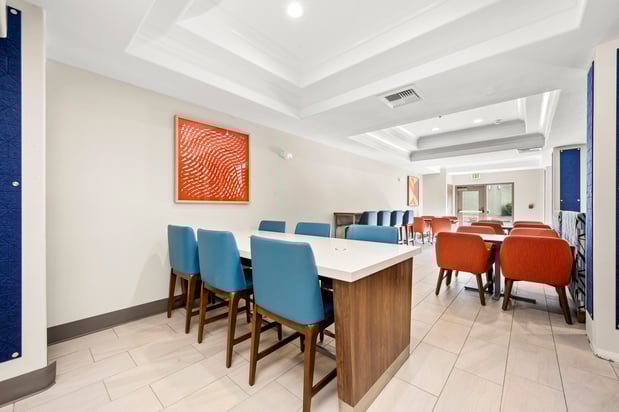 Images Holiday Inn Express & Suites Lincoln-Roseville Area by IHG