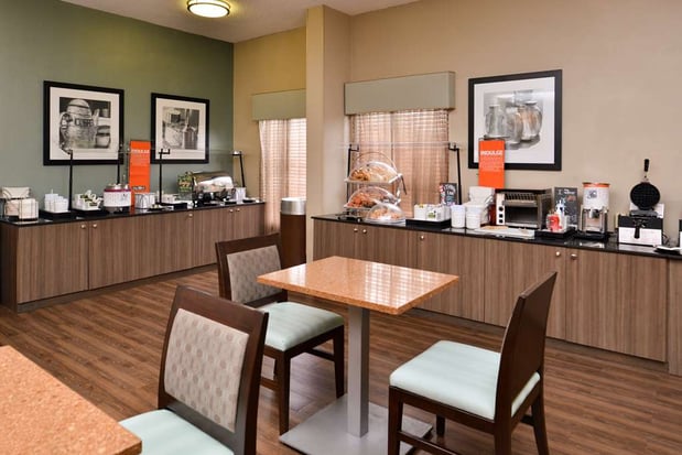 Images Hampton Inn closest to Universal Orlando