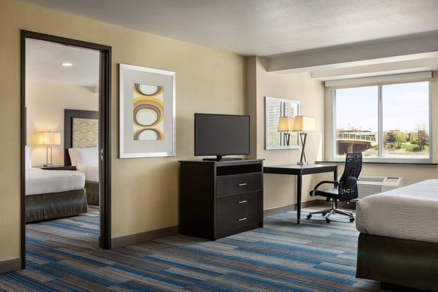 Images Holiday Inn Express & Suites Colorado Springs Central by IHG