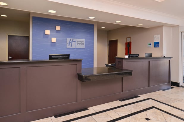 Images Holiday Inn Express & Suites San Antonio South by IHG
