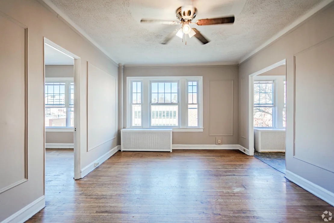 The Duchess-Living Room with Ceiling Fan