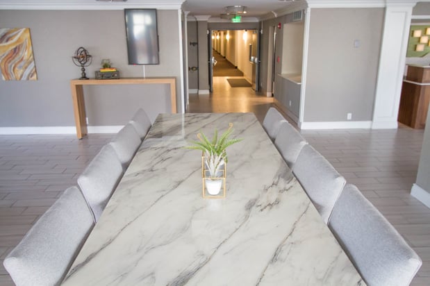 Images Holiday Inn Blmgtn Arpt South - Mall Area by IHG