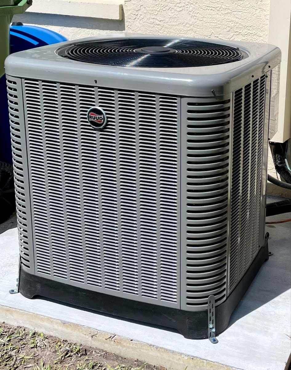 Outdoor air conditioning condenser installed for reliable residential cooling and improved indoor comfort.