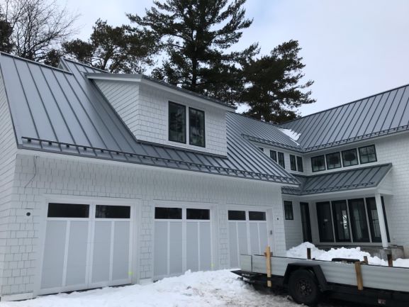 Oh, the beautiful look of a home after it gets its roof replaced! Metro Steel Construction can install your new roof today, too.