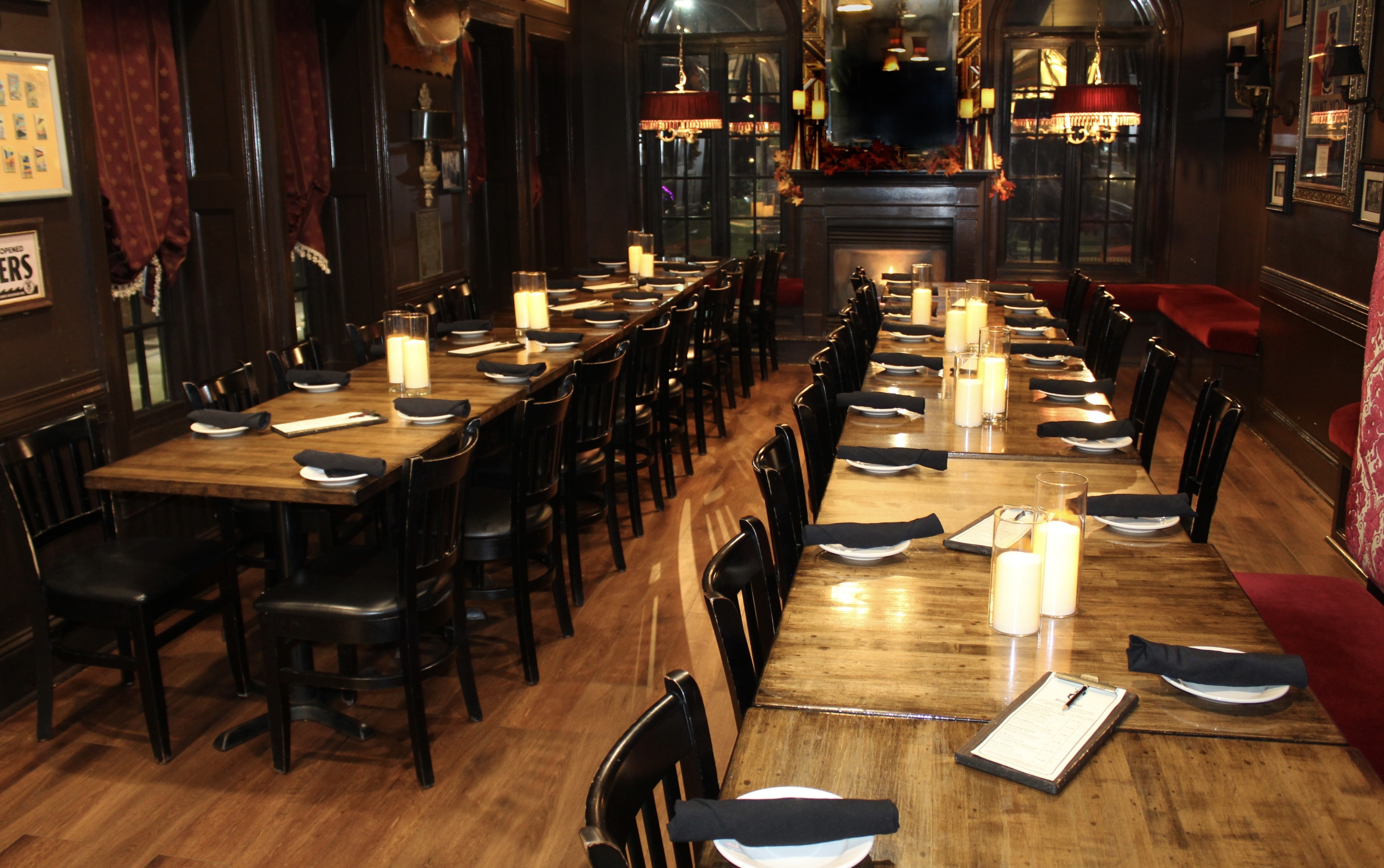 Mama's On The Half Shell Baltimore - Upstairs Dining Room 