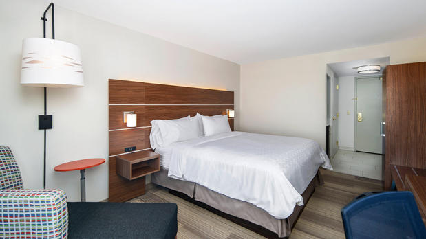 Images Holiday Inn Express & Suites Dinuba West, an IHG Hotel