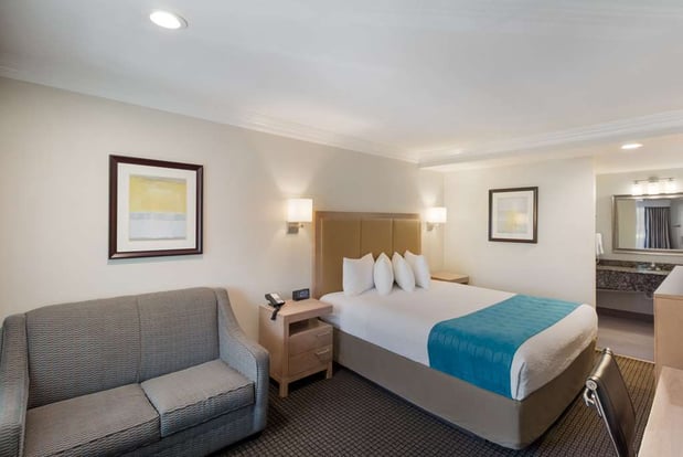 Images Best Western Woodland Hills Inn