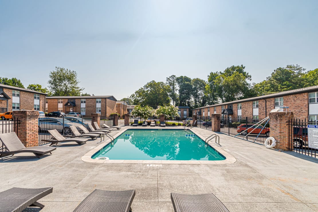 Swimming Pool at Georgian Oaks Apartments