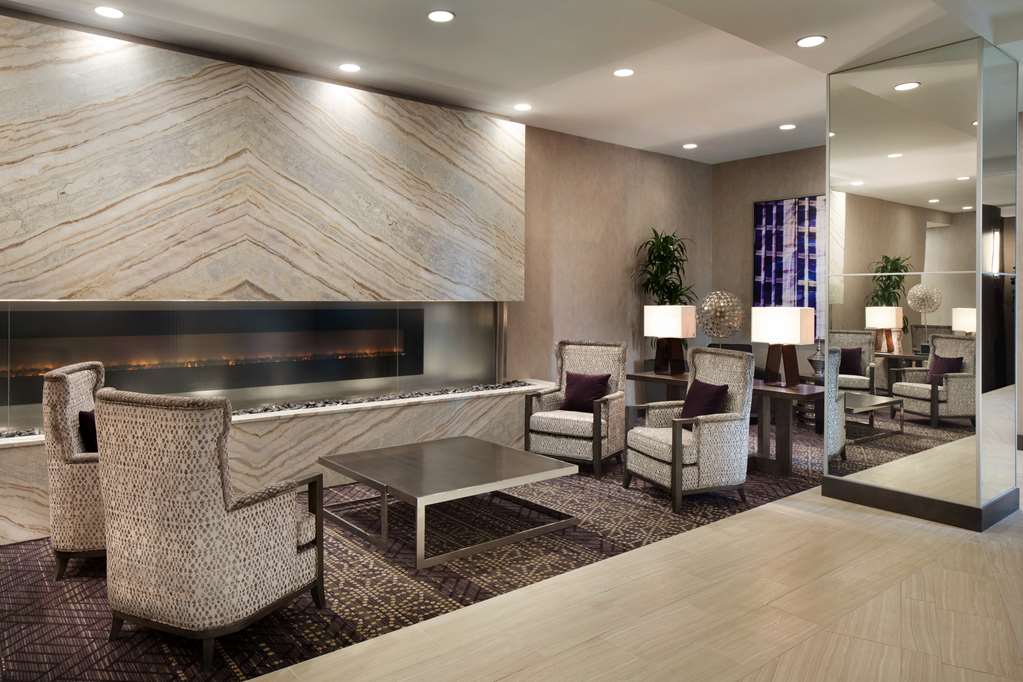 Lobby Embassy Suites by Hilton Charlotte Uptown Charlotte (704)940-2517