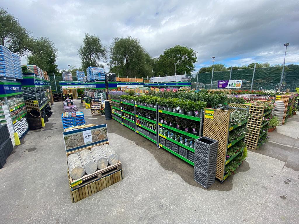 Images B&M Store with Garden Centre