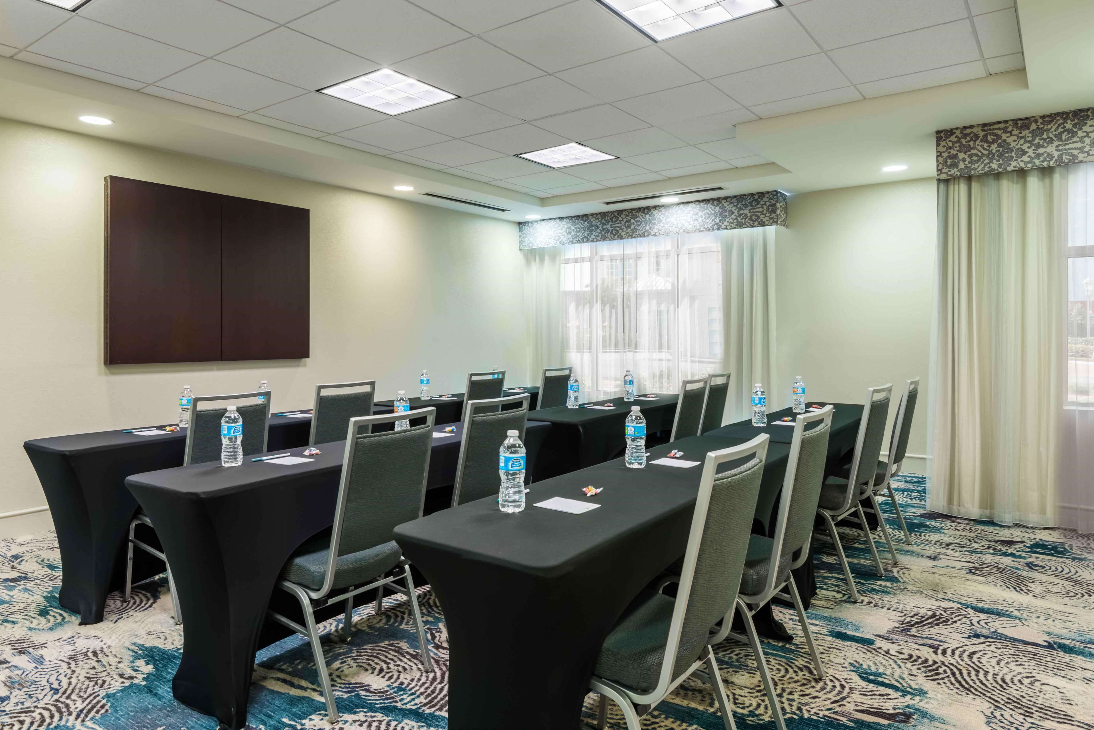 Homewood Suites by Hilton Tampa Airport - Westshore Photo