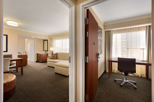 Images Embassy Suites by Hilton Austin Downtown South Congress