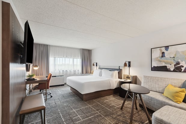 Images Crowne Plaza Lansing by IHG