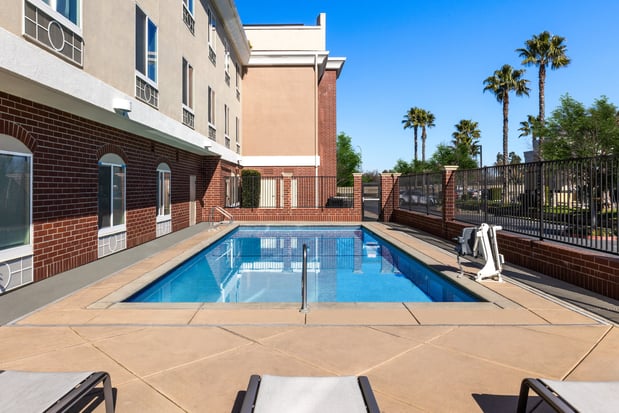 Images Holiday Inn Express & Suites Sacramento NE Cal Expo by IHG