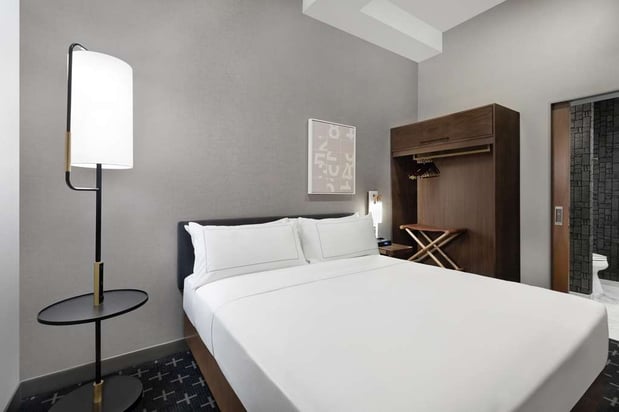 Images The Slate Hotel Denver Downtown, Tapestry by Hilton