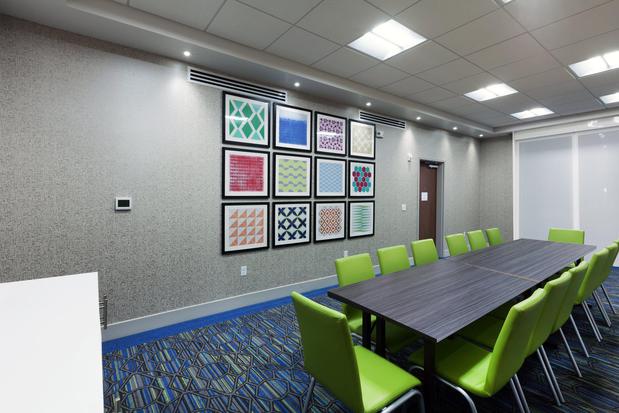 Images Holiday Inn Express & Suites Tulsa South - Woodland Hills by IHG