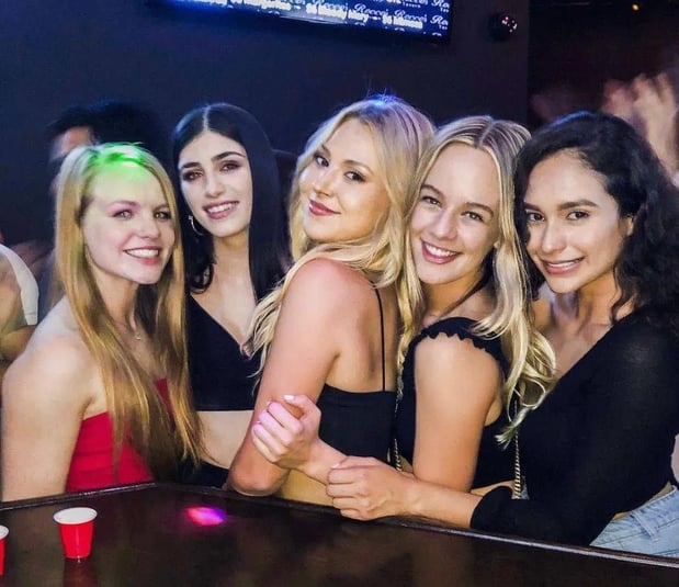 Images Nine O One Bar & Grill