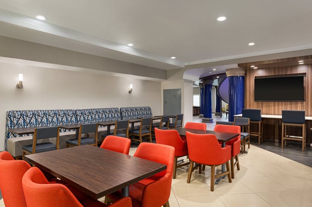 Images Holiday Inn Express & Suites Bakersfield Central by IHG