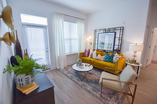 Images The Ivy at Ariston