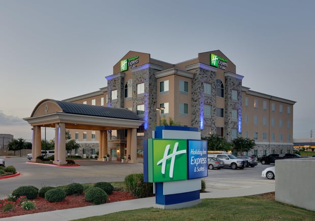 Images Holiday Inn Express & Suites San Antonio - Brooks City Base by IHG