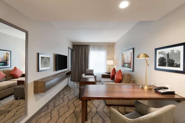 Images Embassy Suites by Hilton Chicago Naperville