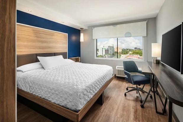 Images Tru by Hilton Ft. Lauderdale Airport