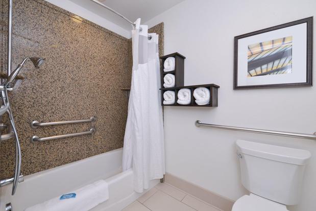 Images Holiday Inn Express & Suites Pocatello by IHG