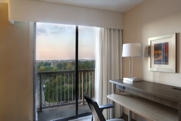 Images Holiday Inn Nashville-Vanderbilt (Dwtn) by IHG