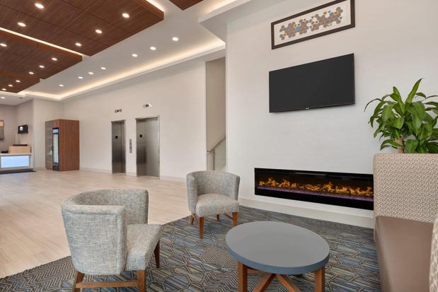 Images Holiday Inn Express Jamaica - Jfk Airtrain - Nyc by IHG