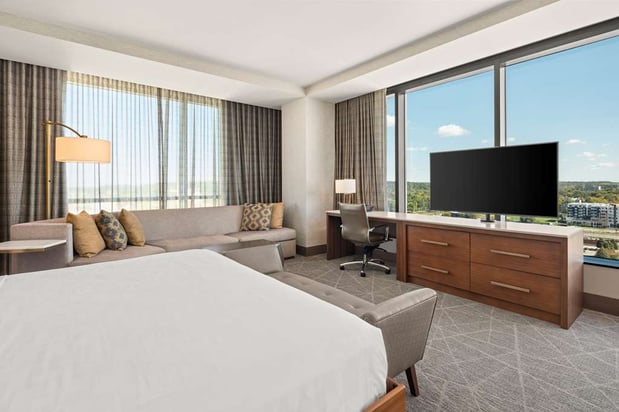 Images Hilton Rochester Mayo Clinic Area