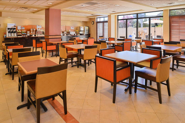 Images Holiday Inn Express & Suites Austin North Central by IHG