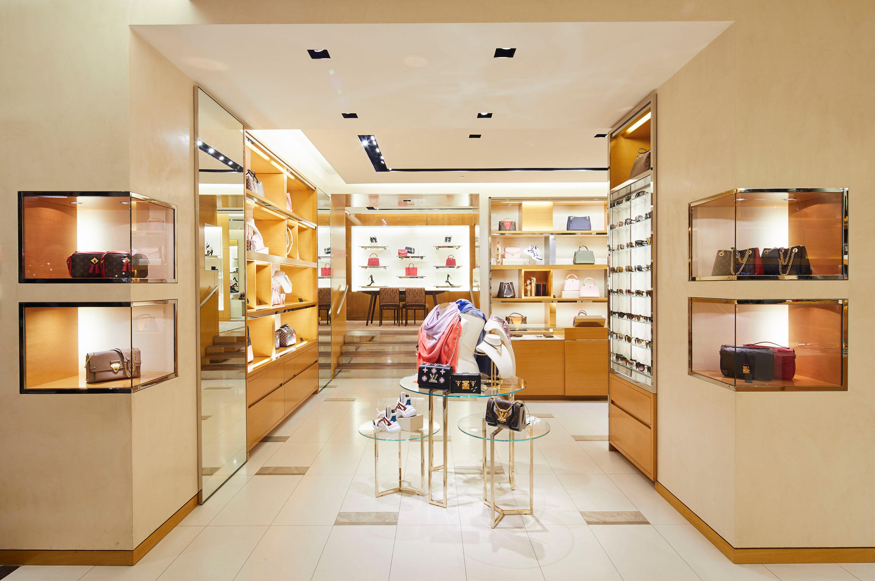 Louis Vuitton Helsinki - Leather Goods And Travel Items (Retail