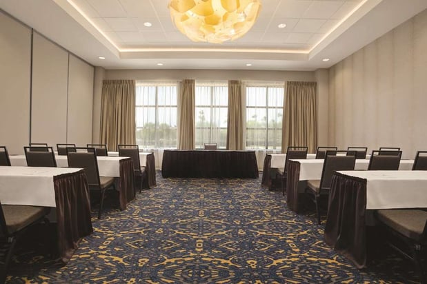 Images Embassy Suites by Hilton McAllen Convention Center