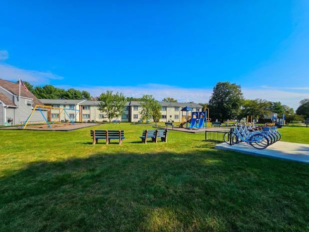 Images Oxford Manor Apartment Homes