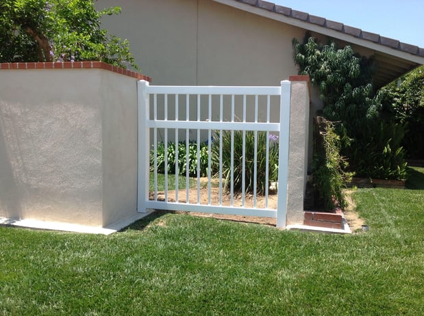 Images Practic Vinyl Fencing- Rosemead