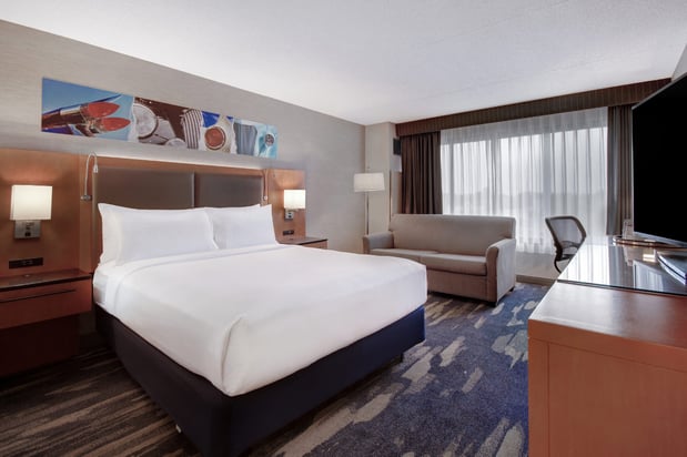 Images Crowne Plaza Auburn Hills by IHG
