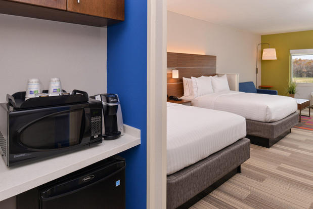 Images Holiday Inn Express & Suites Salem, an IHG Hotel