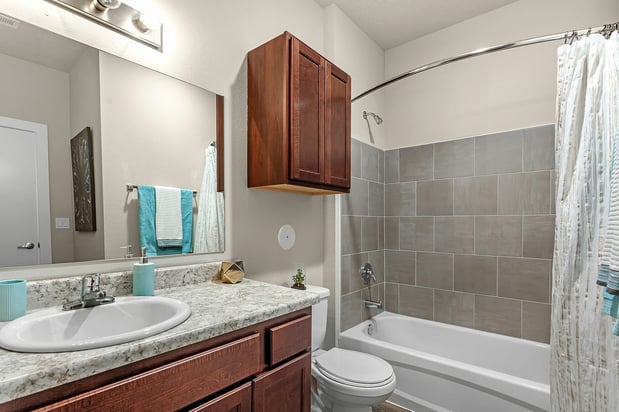 Images Sixty610 Stone Creek