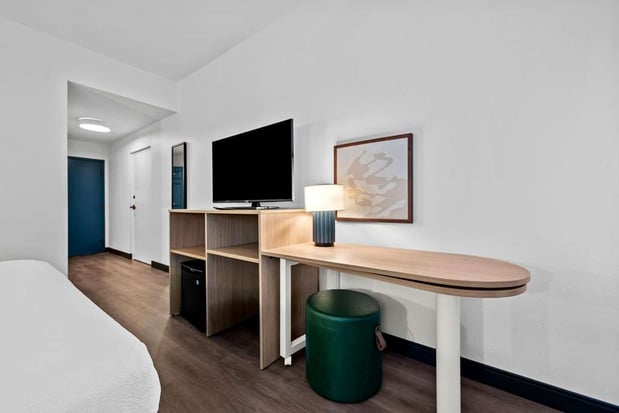 Images Spark by Hilton Tuscaloosa University