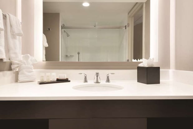 Images Embassy Suites by Hilton Milwaukee Brookfield