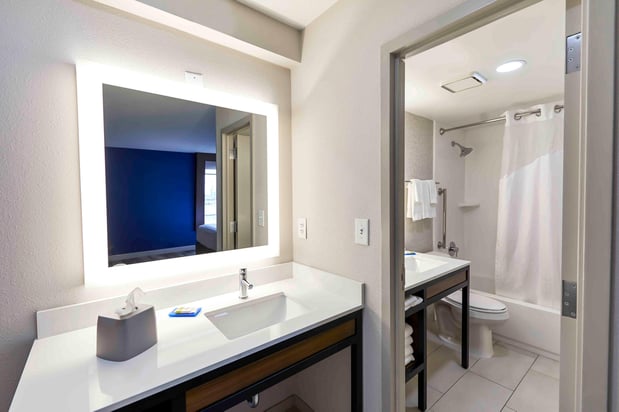 Images Holiday Inn Express Nashville Downtown - Broadway by IHG